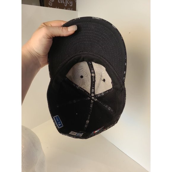 RARE‎ NY Yankees Skull and Bones Black Hat (sz. 7.5) - Picture 3 of 7